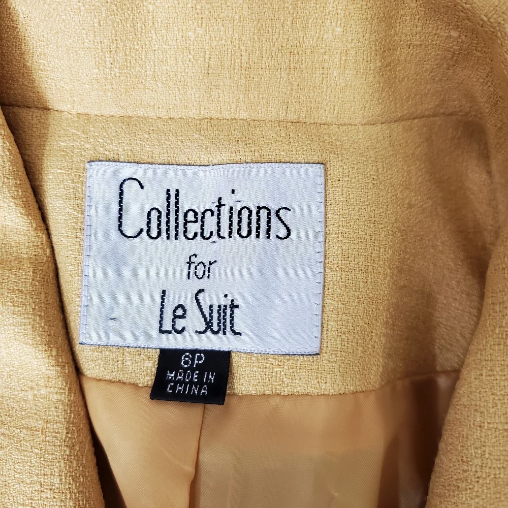 Le Suit Yellow Vintage Button Front Suit, Size 6P - Picture 11 of 13
